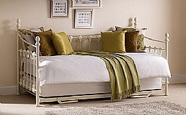 Versaille Day / Guest Bed